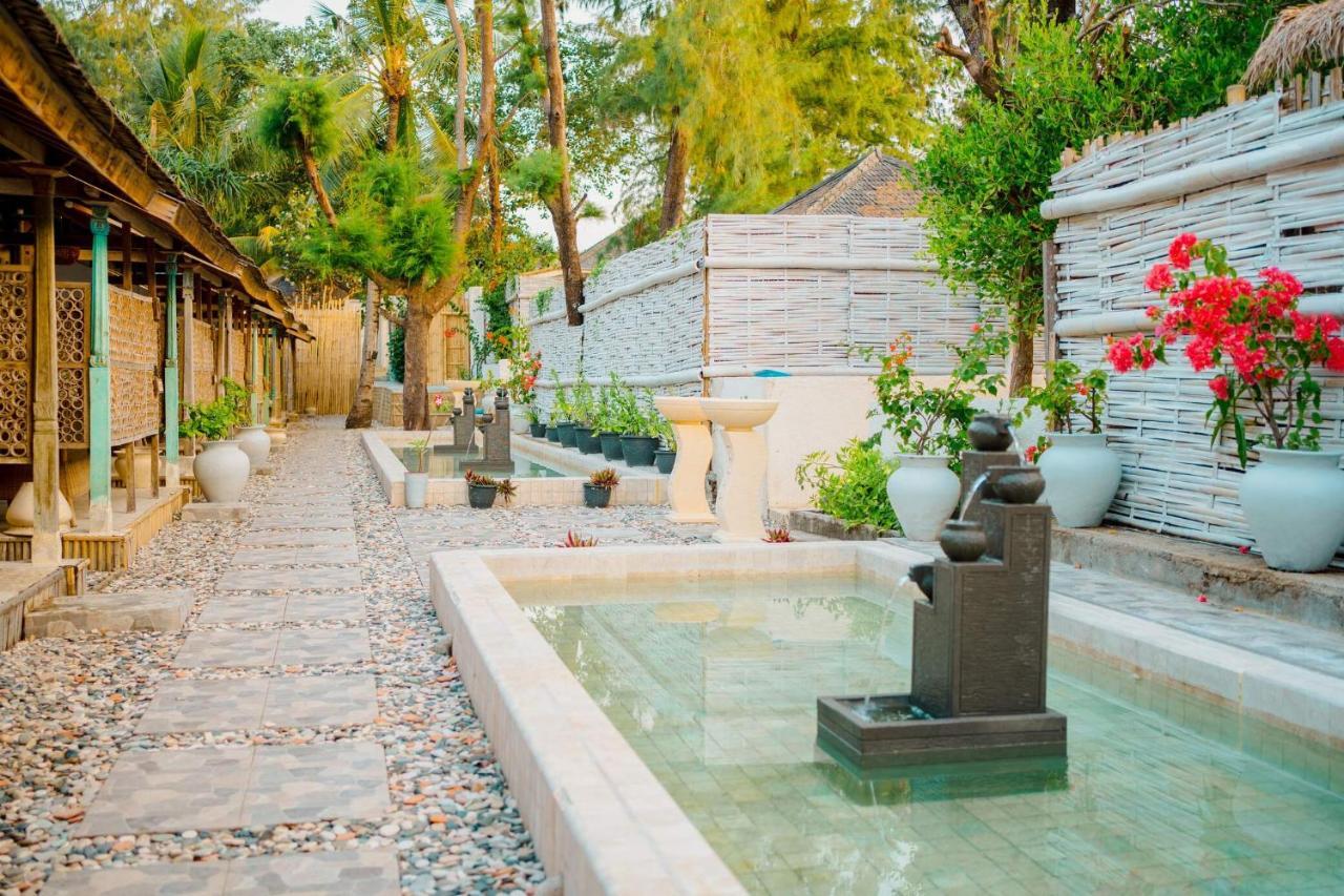 Bungalow Cafe Gili Beachfront Гили-Мено Экстерьер фото