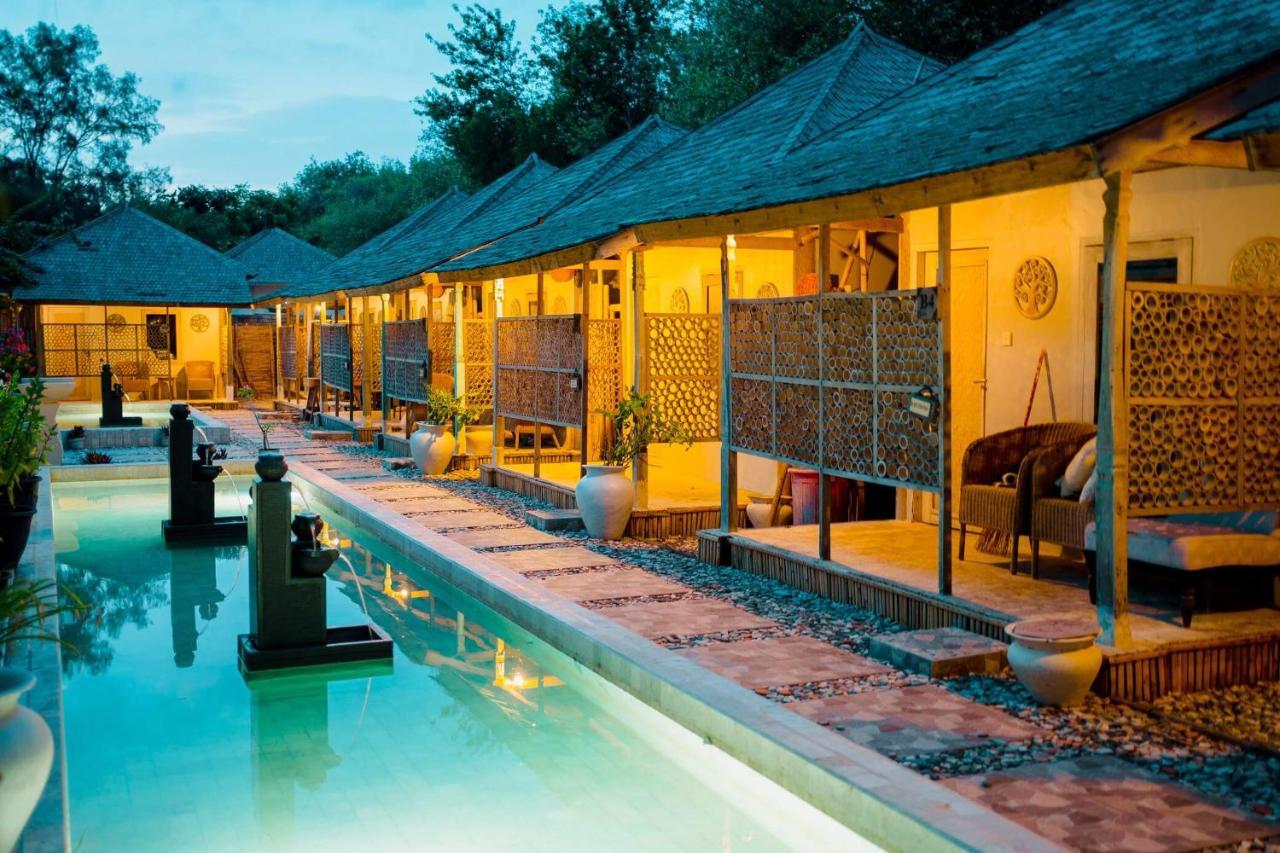 Bungalow Cafe Gili Beachfront Гили-Мено Экстерьер фото