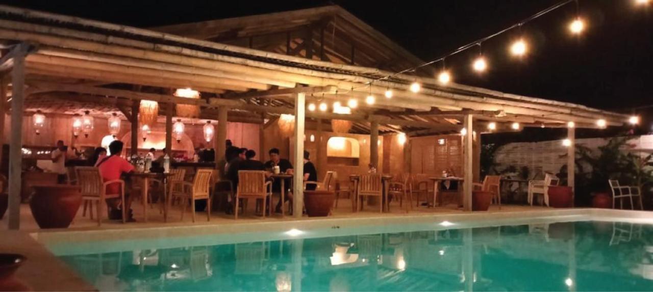 Bungalow Cafe Gili Beachfront Гили-Мено Экстерьер фото